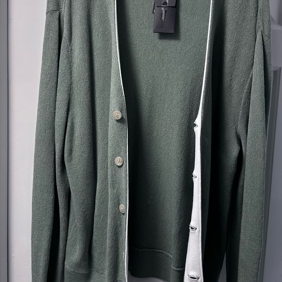 CLUB MONOCO CARDIGAN SWEATER ….NEW WITH TAGS,,,NEVER WORN - Picture 2 of 9